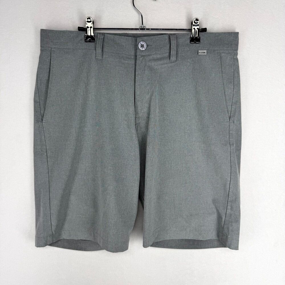 Travis‎ Mathew Light Gray Shorts Mens Size 34
